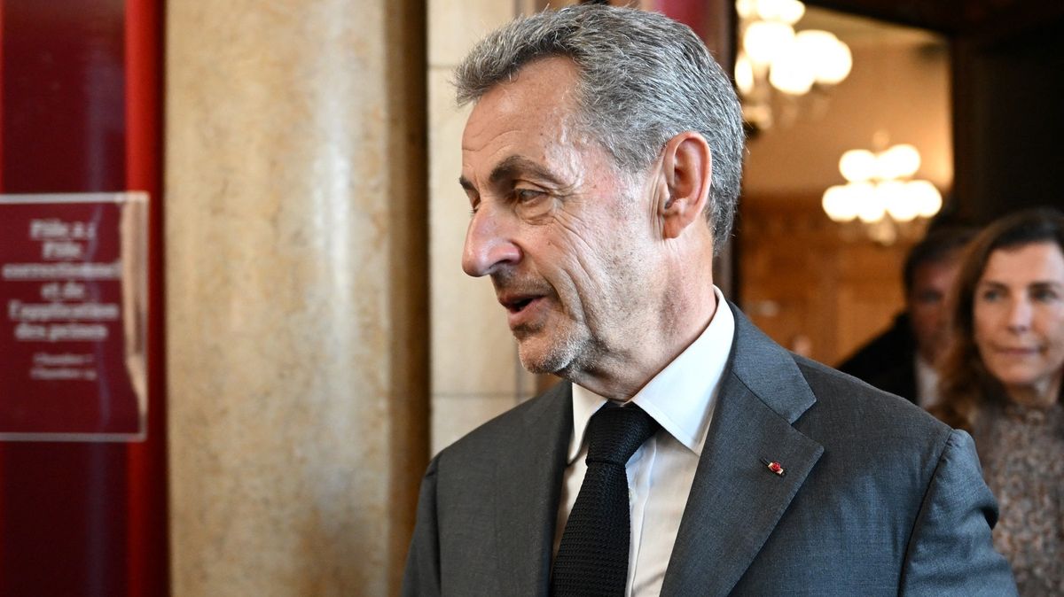 Sarkozy stráví rok pod kontrolou elektronického náramku, rozhodl soud